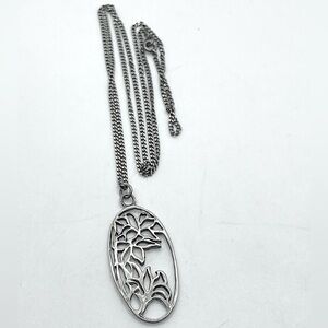 VTG Sterling Silver Oval Flower Silhouette Pendant w Chain 22” / 1.6” Pendant